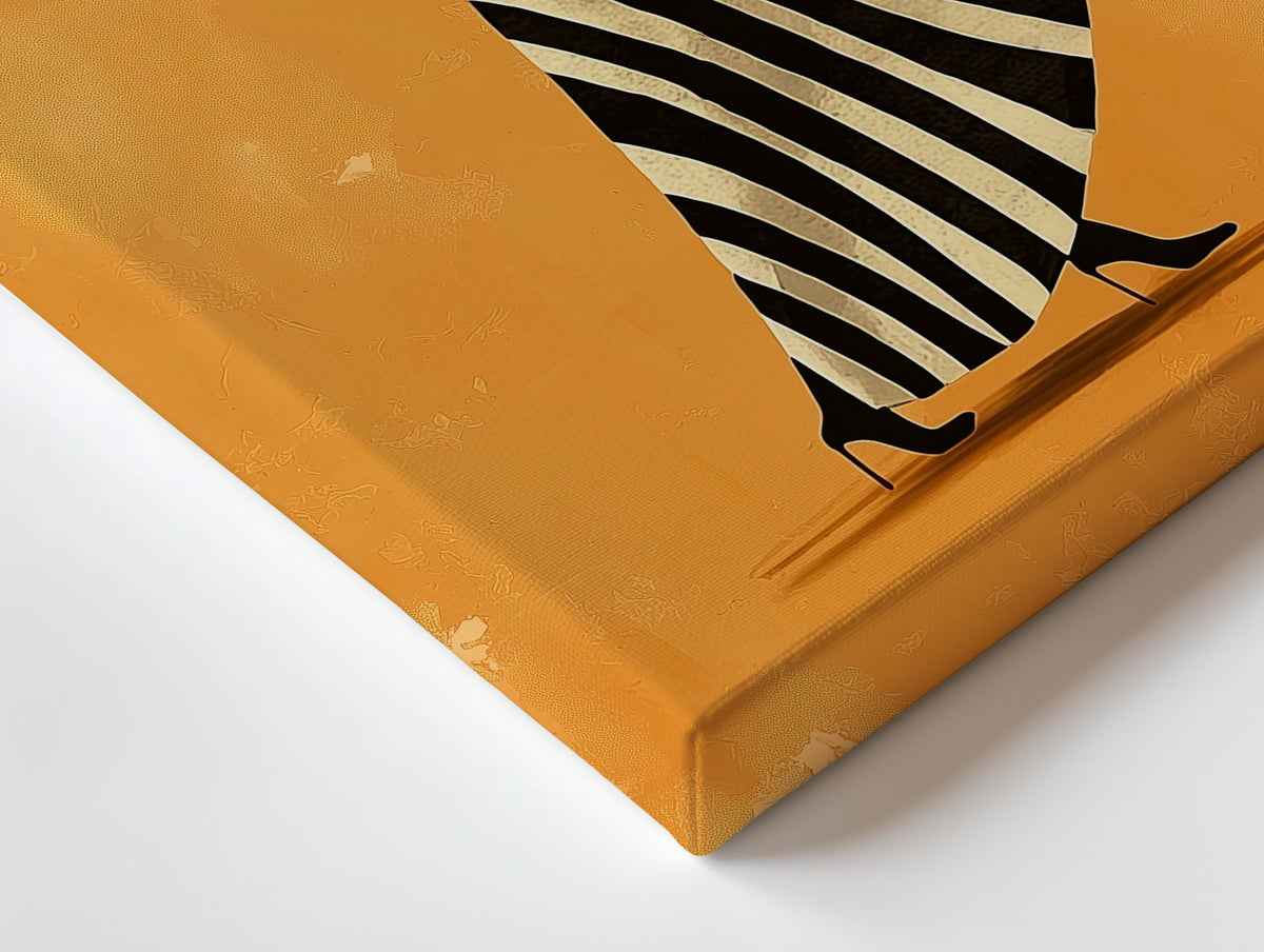 Close-up of the Promenade canvas: the texture and the image wrapping around the edge