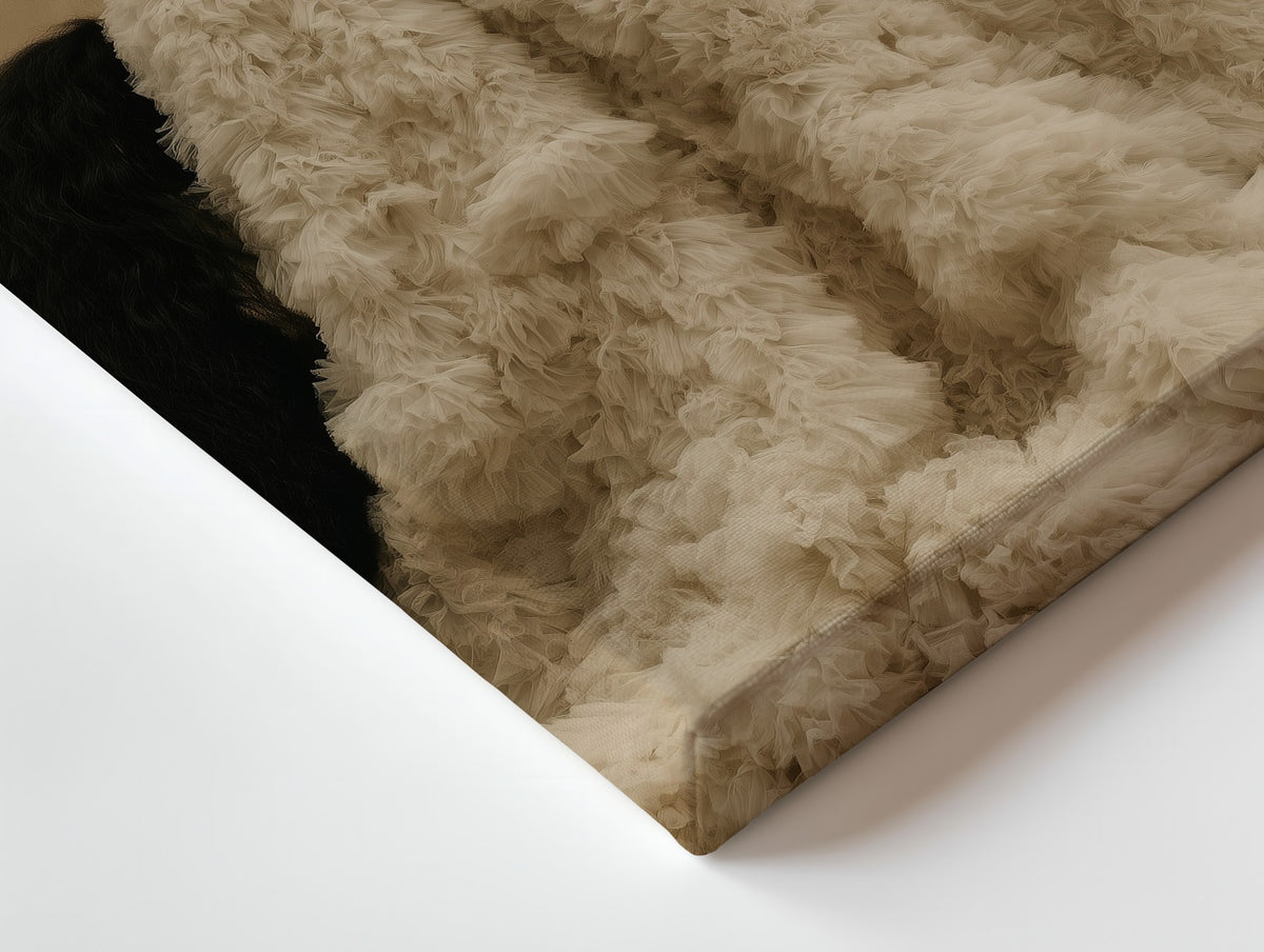 Close-up of the Rider in Ivory canvas: the texture and the image wrapping around the edge