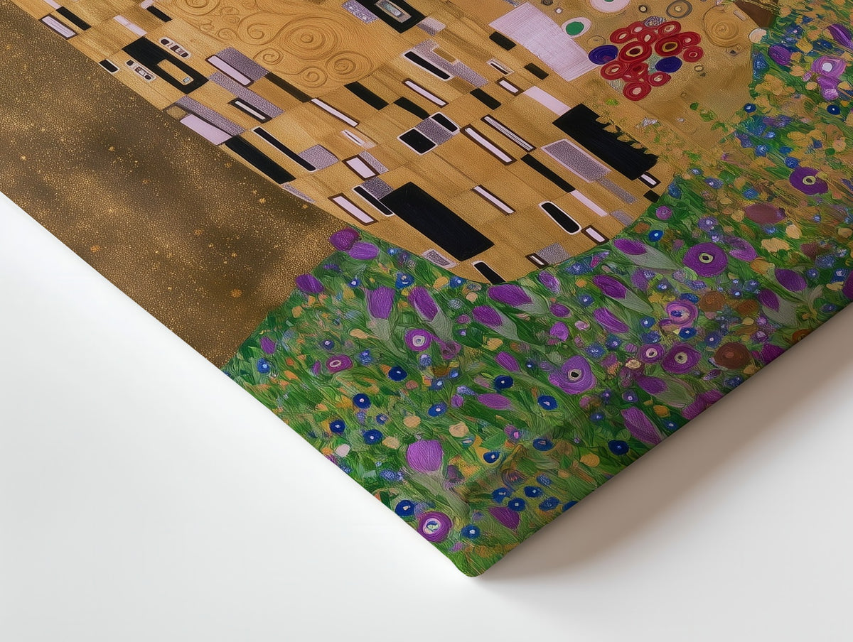 Close-up of the The Golden Kiss canvas: the texture and the image wrapping around the edge