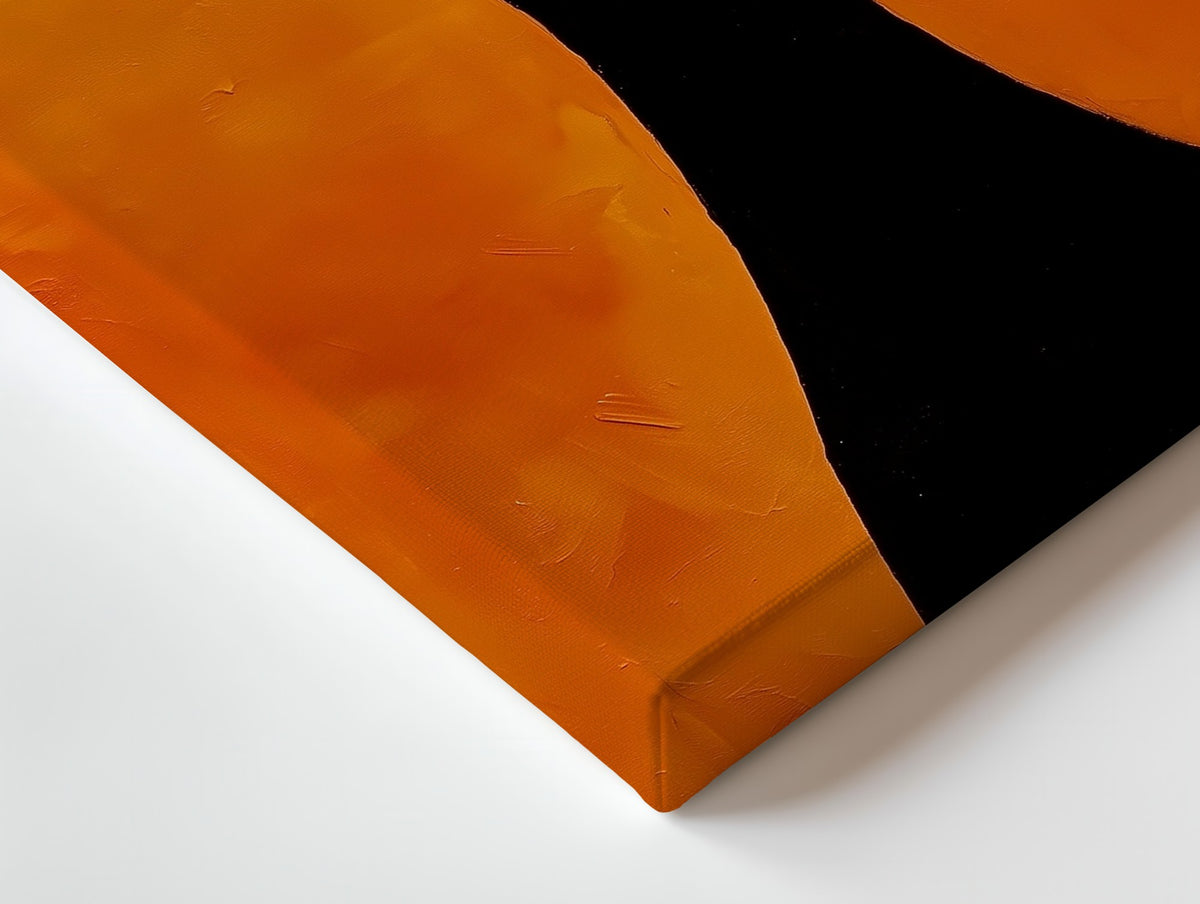 Close-up of the Solitude canvas: the texture and the image wrapping around the edge